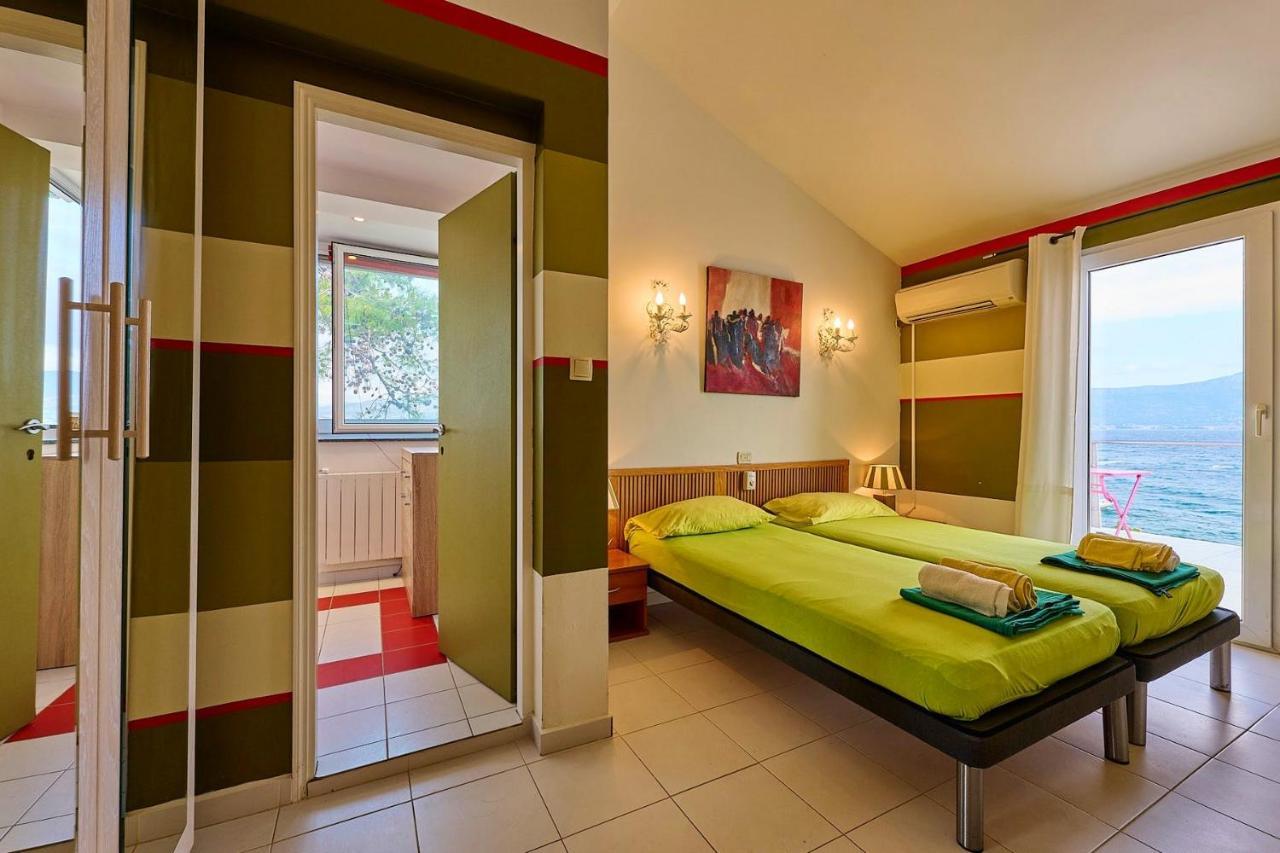 Villa Unique Sur La Plage Pour Des Vacances Inoubliables En Famille Ou Entre Amis Pour 10 Personnes Slatine Exterior photo