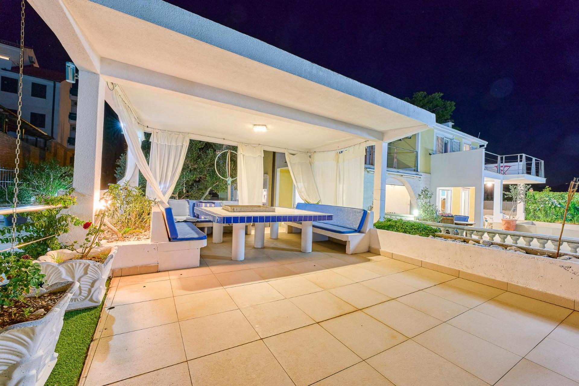 Villa Unique Sur La Plage Pour Des Vacances Inoubliables En Famille Ou Entre Amis Pour 10 Personnes Slatine Exterior photo
